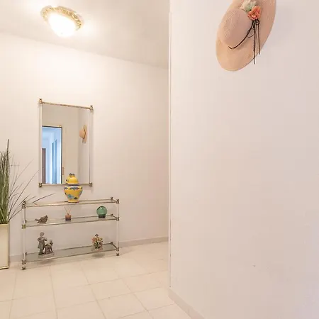 Apartment Girolamar